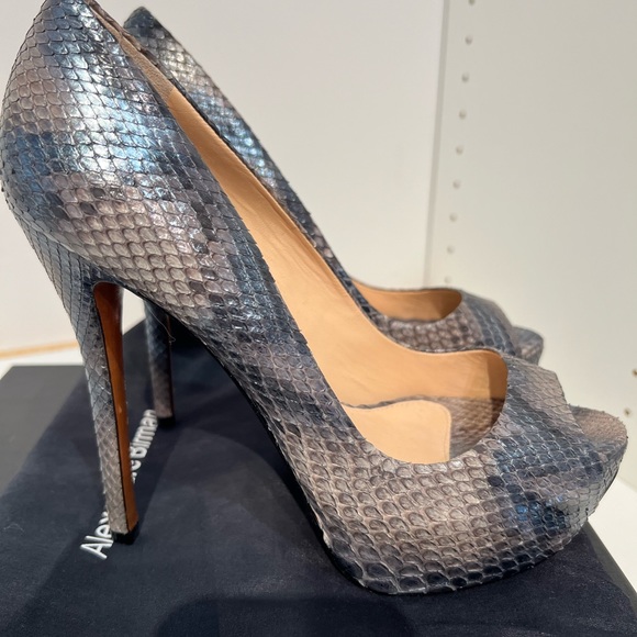 Alexandre Birman Python Peep Toe Platform Pumps - Naïf Nero Python - Picture 2 of 6
